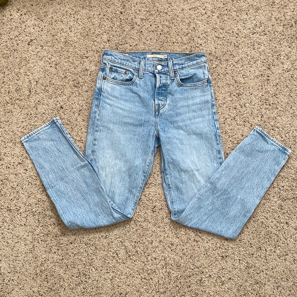 Levi’s wedgie jeans